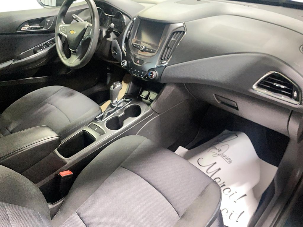 2018 Chevrolet Cruze LT in Jonquière, Quebec - 21 - w1024h768px