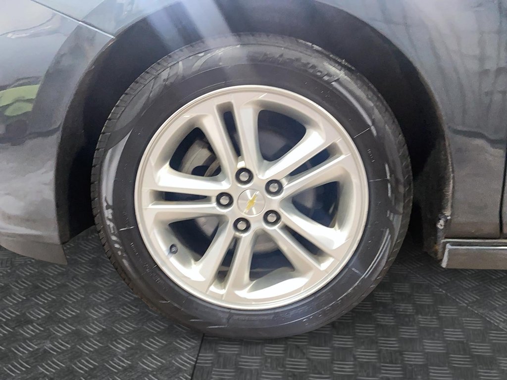 2018 Chevrolet Cruze LT in Jonquière, Quebec - 7 - w1024h768px