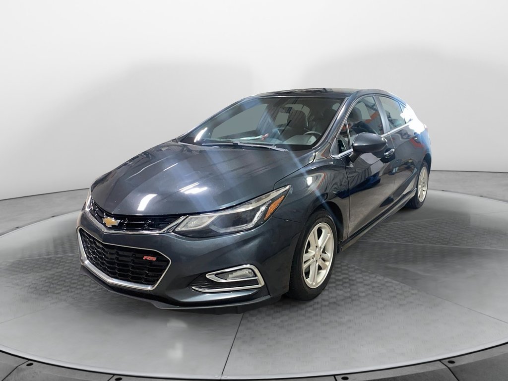 2018 Chevrolet Cruze LT in Jonquière, Quebec - 1 - w1024h768px