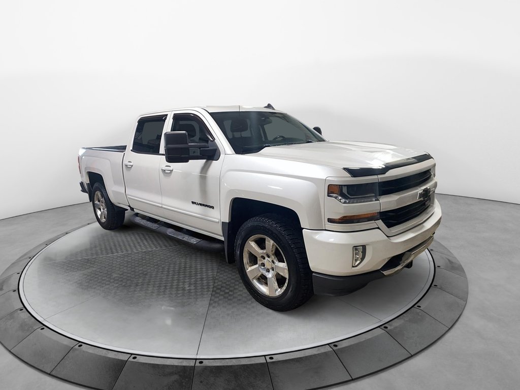 Chevrolet Silverado 1500 LT, v8 2017 à Chicoutimi, Québec - 2 - w1024h768px