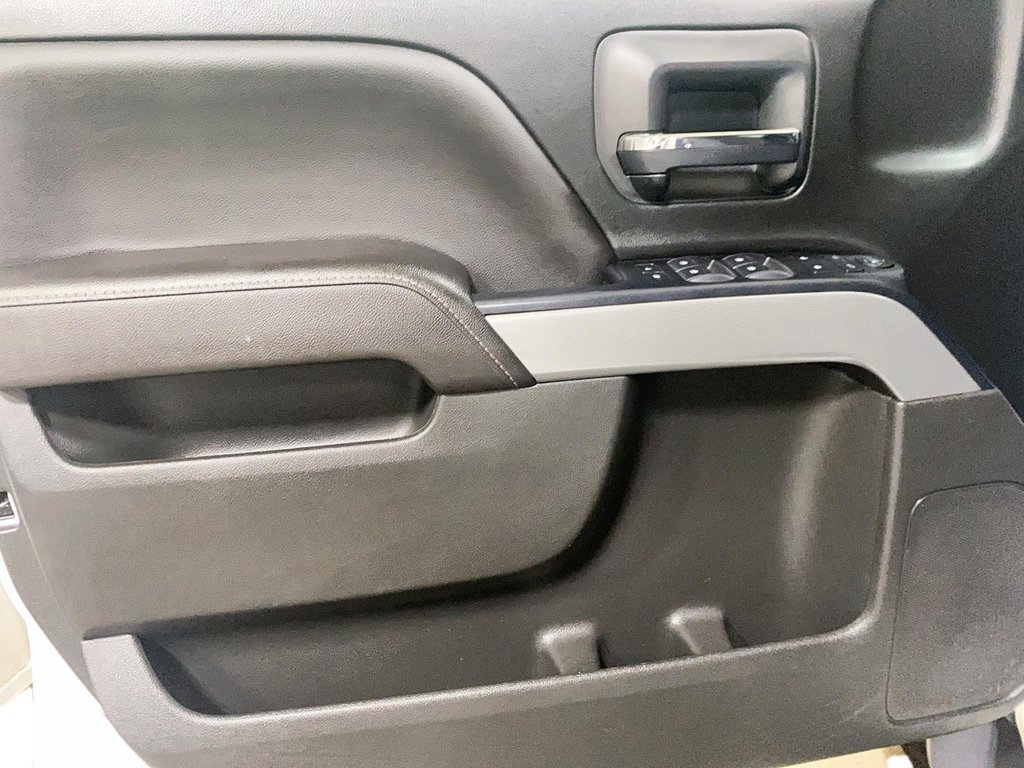 Chevrolet Silverado 1500 LT, v8 2017 à Chicoutimi, Québec - 10 - w1024h768px