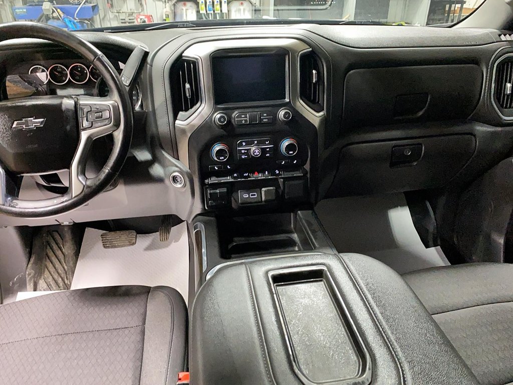 Chevrolet Silverado 1500  2021 à Sept-Îles, Québec - 11 - w1024h768px
