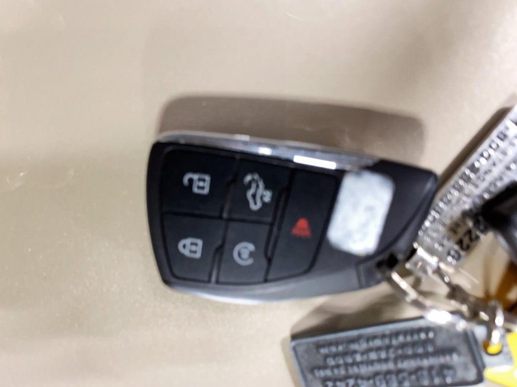 2022 Chevrolet Silverado 1500 in Jonquière, Quebec - 22 - w1024h768px