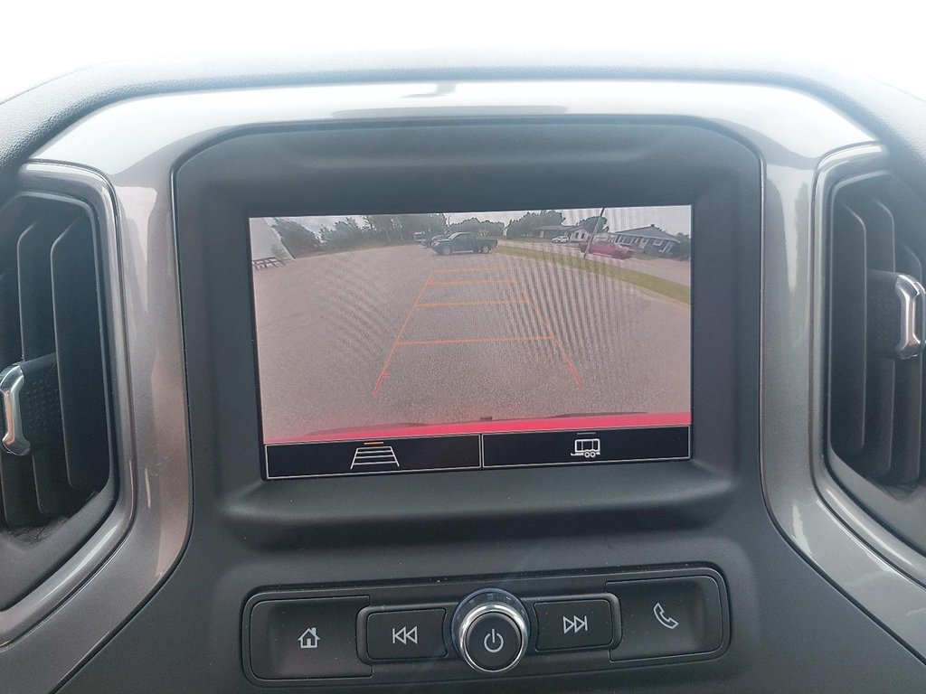 2022 Chevrolet Silverado 1500 in Baie-Comeau, Quebec - 17 - w1024h768px