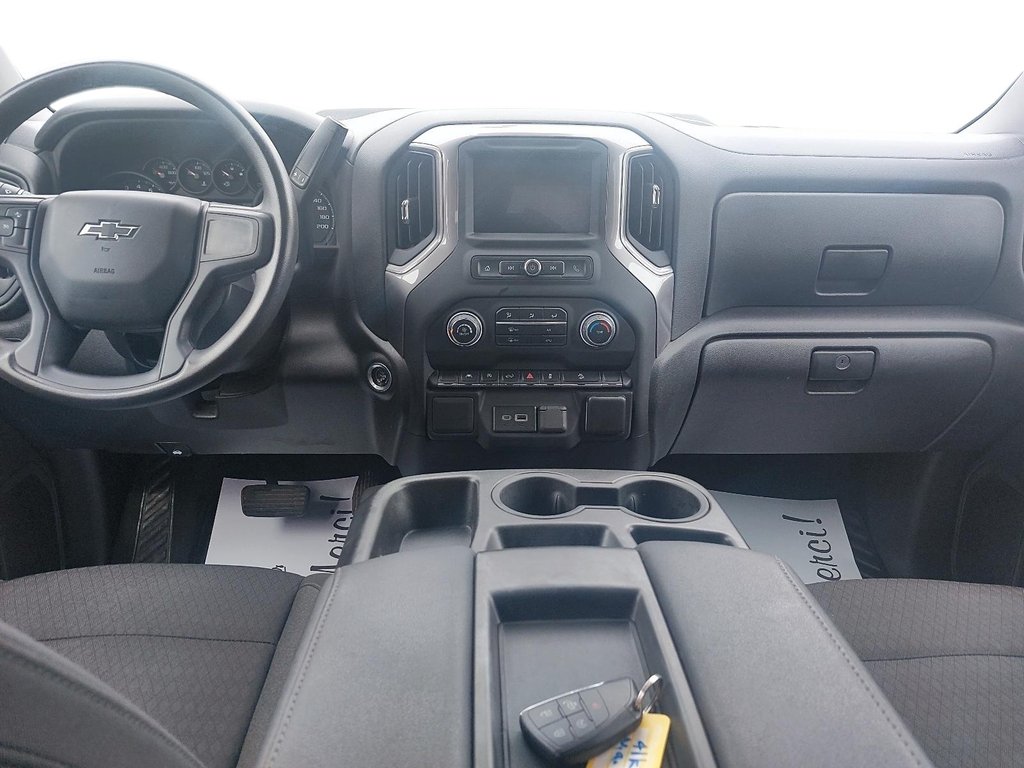 2022 Chevrolet Silverado 1500 in Baie-Comeau, Quebec - 10 - w1024h768px