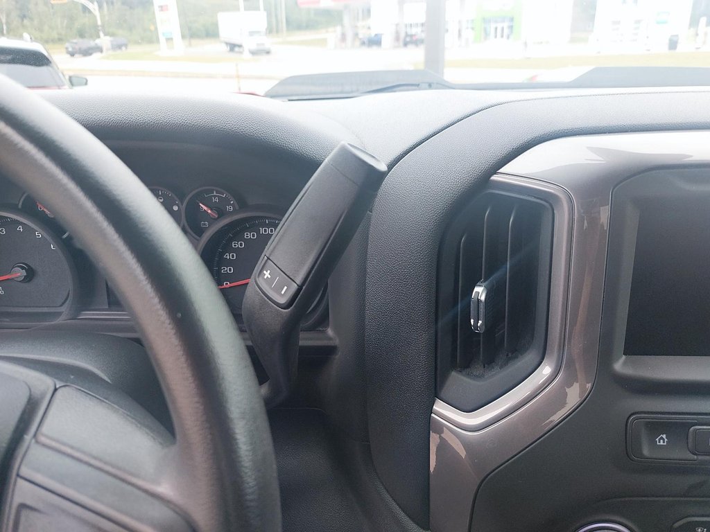 2022 Chevrolet Silverado 1500 in Baie-Comeau, Quebec - 15 - w1024h768px