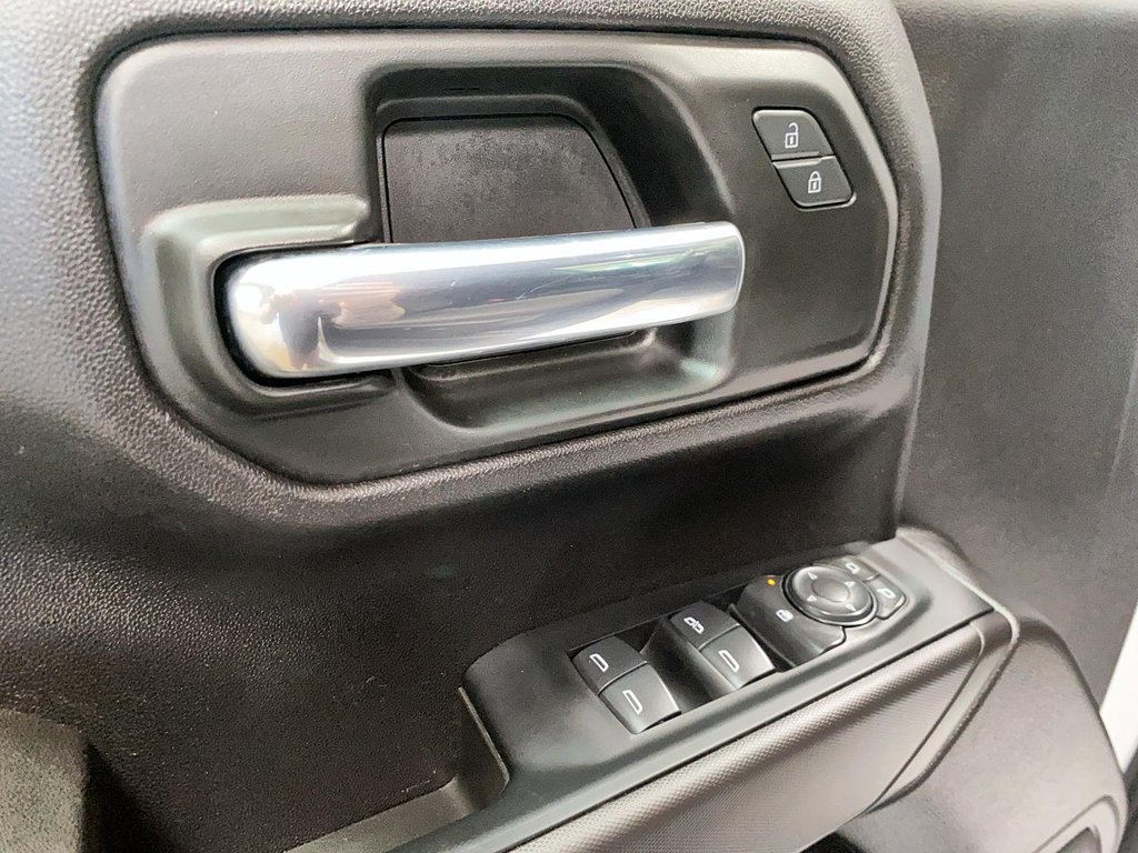 2023 Chevrolet Silverado 1500 in Jonquière, Quebec - 11 - w1024h768px