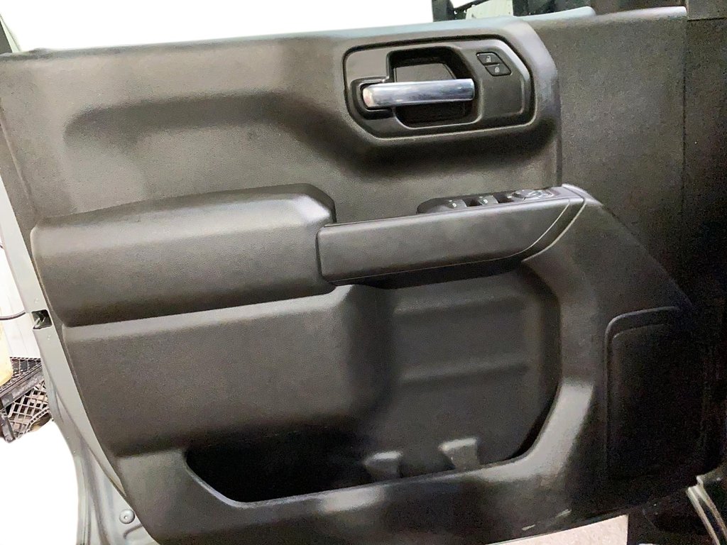 2023 Chevrolet Silverado 1500 in Sept-Îles, Quebec - 11 - w1024h768px