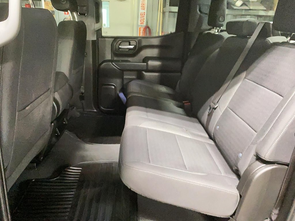 Chevrolet Silverado 1500  2023 à Jonquière, Québec - 8 - w1024h768px