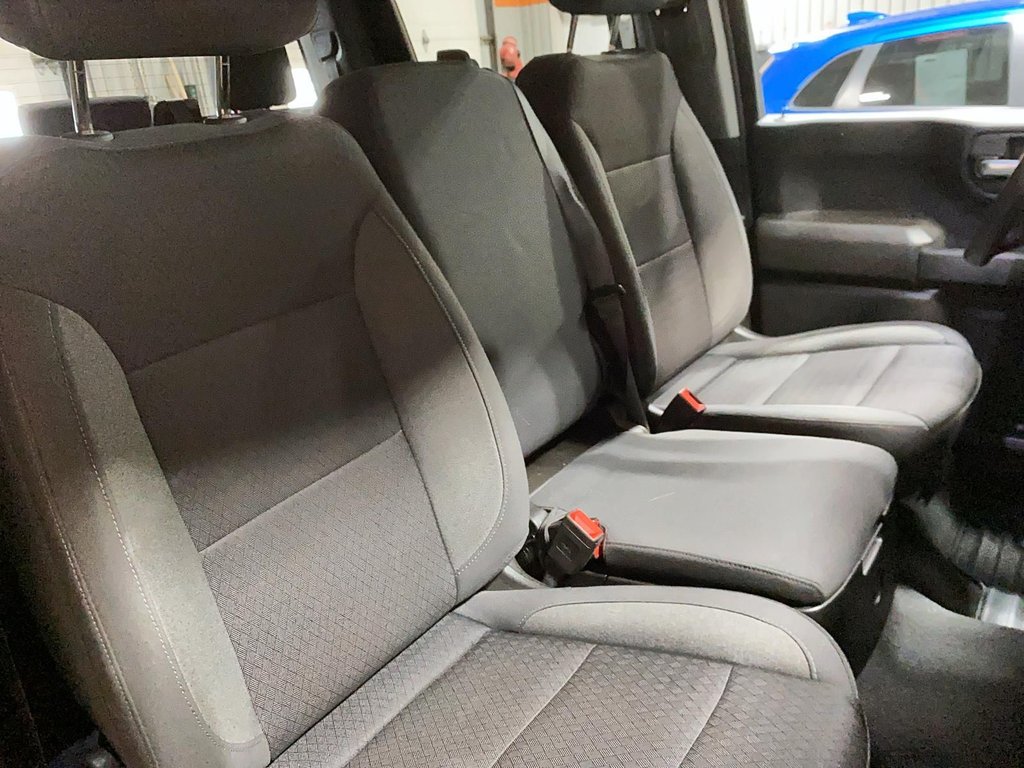 Chevrolet Silverado 1500  2023 à Jonquière, Québec - 16 - w1024h768px