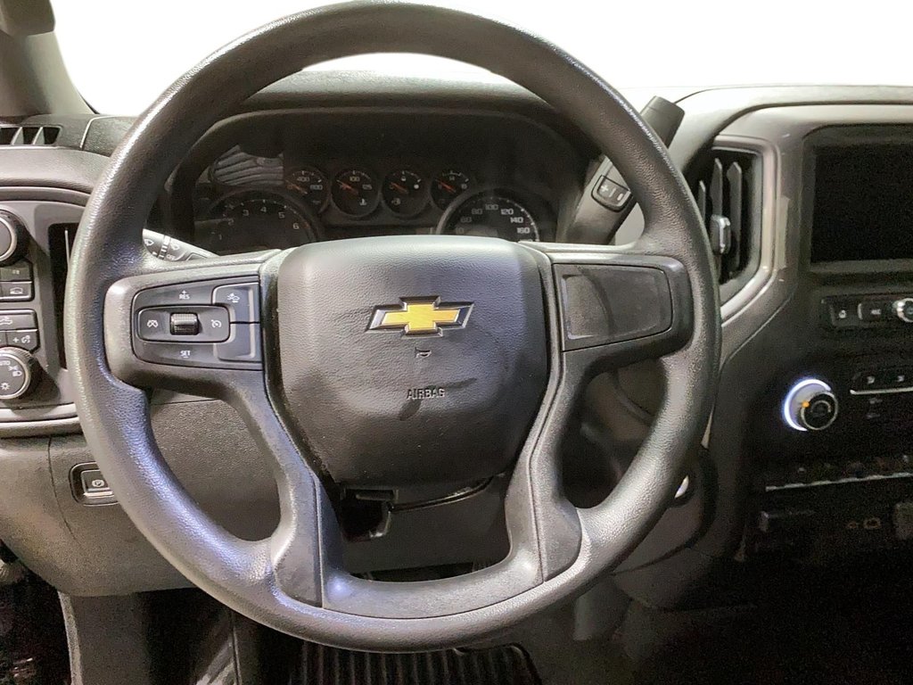 Chevrolet Silverado 1500  2023 à Jonquière, Québec - 12 - w1024h768px