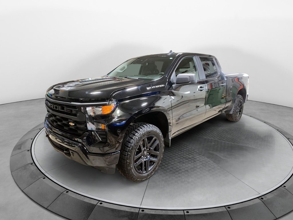 Chevrolet Silverado 1500  2023 à Jonquière, Québec - 1 - w1024h768px