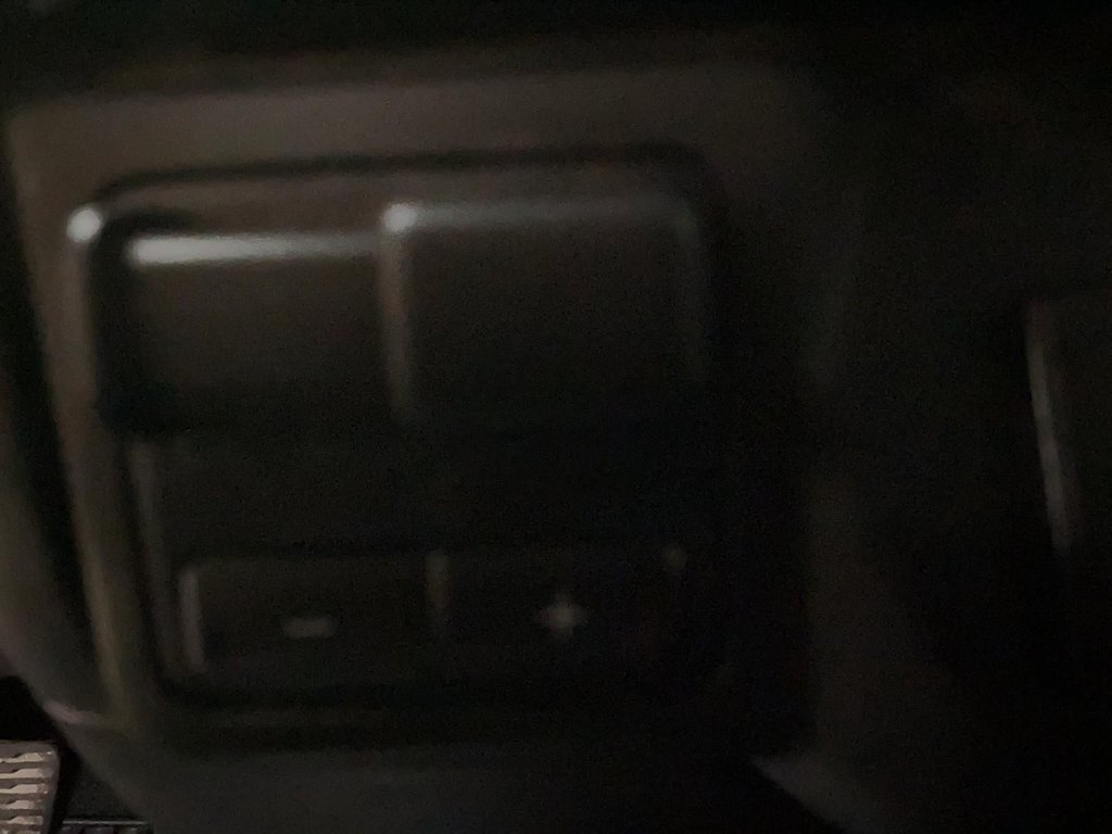 Chevrolet Silverado 1500  2023 à Jonquière, Québec - 19 - w1024h768px