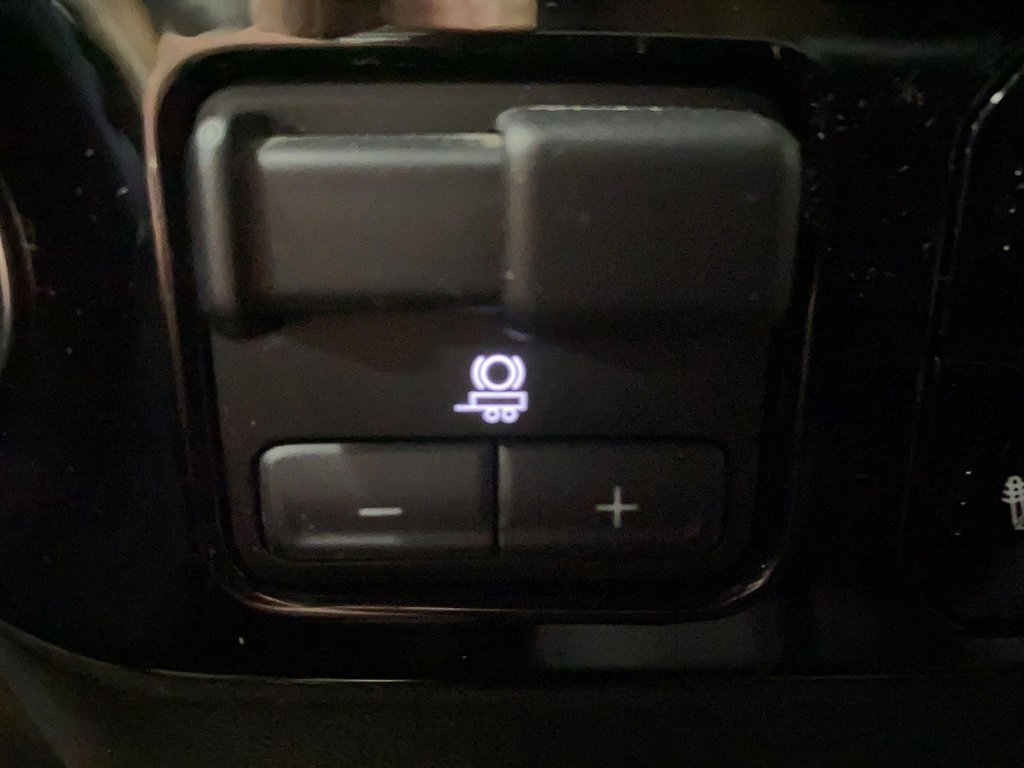 2024 Chevrolet Silverado 1500 in Baie-Comeau, Quebec - 17 - w1024h768px