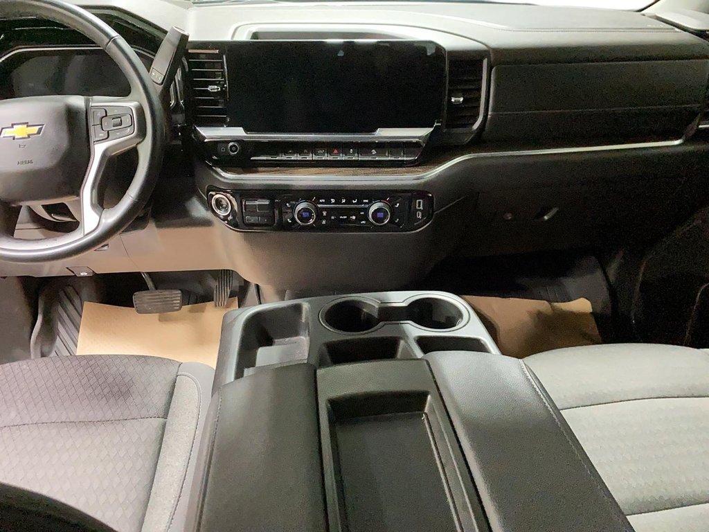 2024 Chevrolet Silverado 1500 in Baie-Comeau, Quebec - 11 - w1024h768px