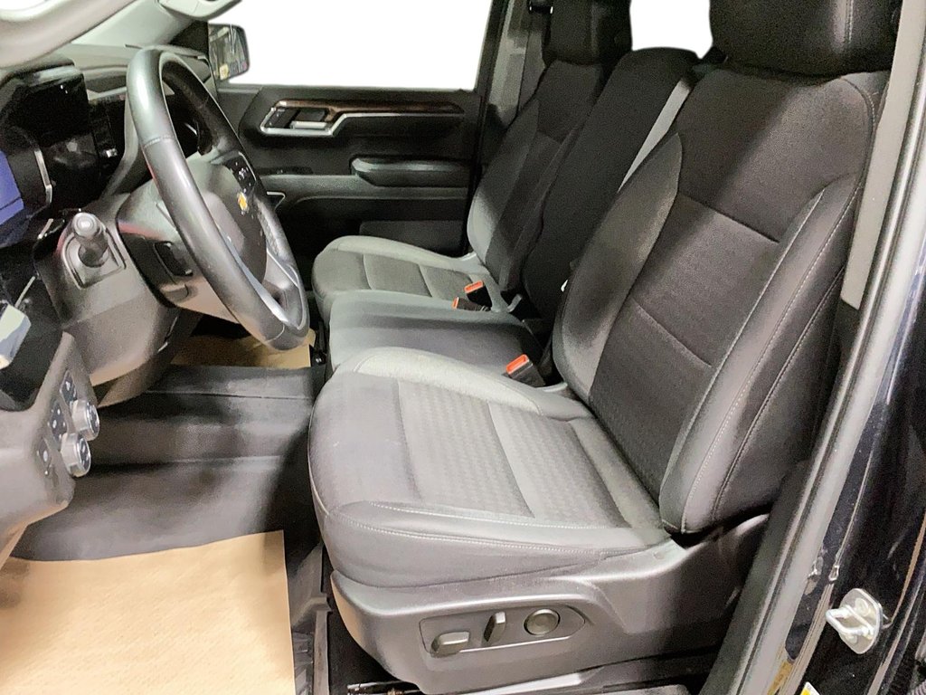 2024 Chevrolet Silverado 1500 in Baie-Comeau, Quebec - 9 - w1024h768px