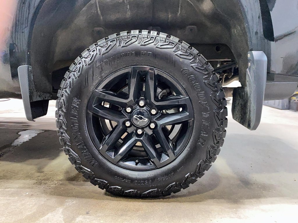 2024 Chevrolet Silverado 1500 Custom Trail Boss in Jonquière, Quebec - 6 - w1024h768px