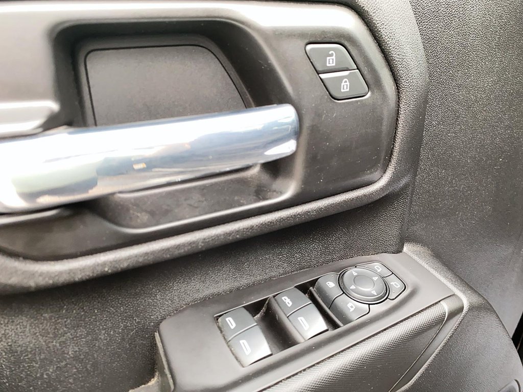 Chevrolet Silverado 2500HD  2020 à Jonquière, Québec - 11 - w1024h768px