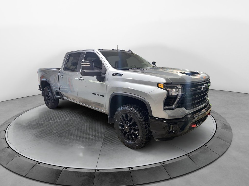 2025 Chevrolet Silverado 2500HD in Baie-Comeau, Quebec - 1 - w1024h768px