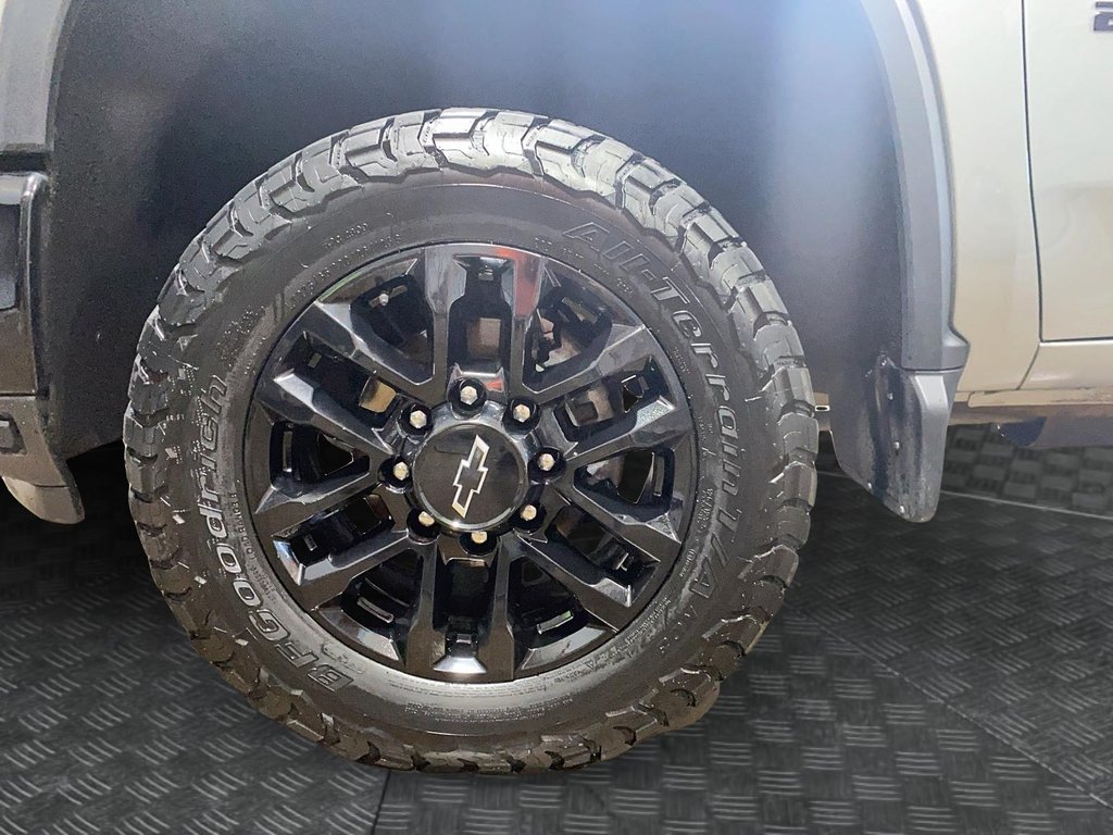 2025 Chevrolet Silverado 2500HD in Baie-Comeau, Quebec - 5 - w1024h768px
