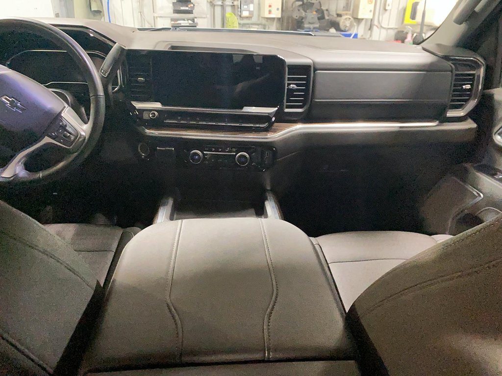2025 Chevrolet Silverado 2500HD in Baie-Comeau, Quebec - 6 - w1024h768px