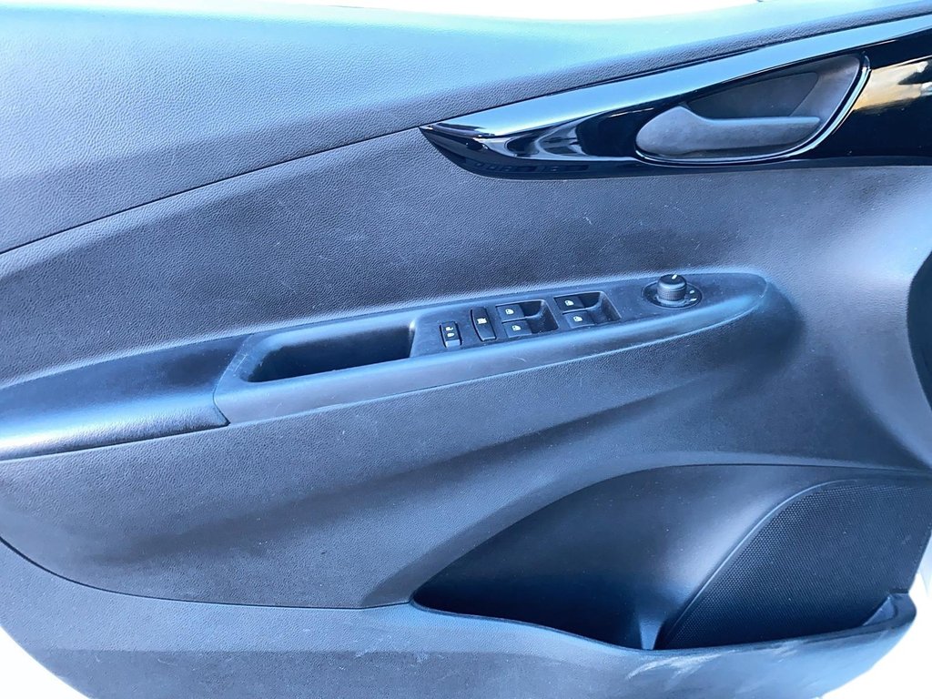 Chevrolet Spark LT 2019 à Chicoutimi, Québec - 11 - w1024h768px