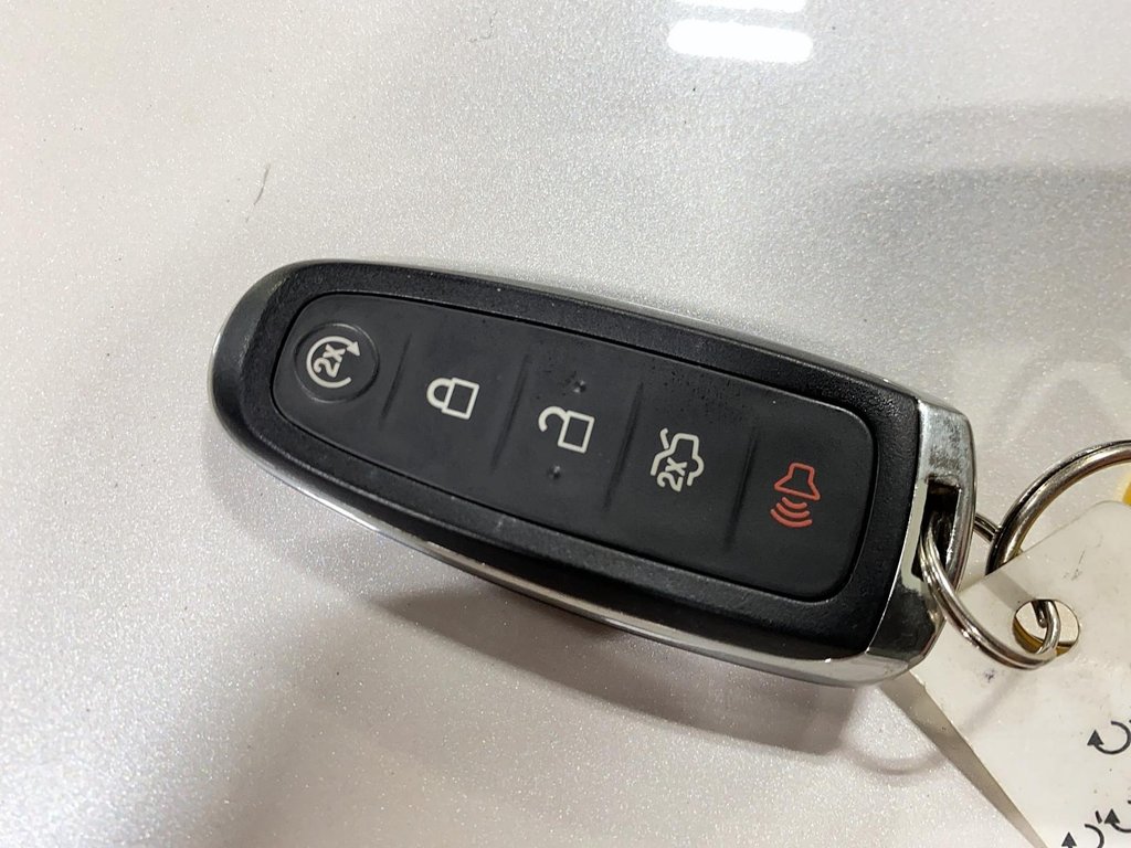 2019 Ford Escape in Sept-Îles, Quebec - 22 - w1024h768px