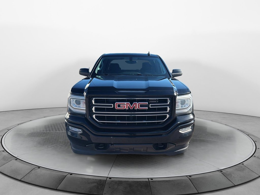 2018 GMC Sierra 1500 SLE in Chicoutimi, Quebec - 2 - w1024h768px