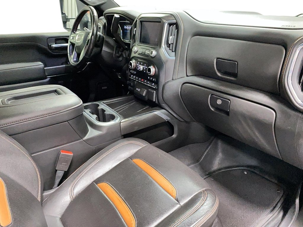2022 GMC Sierra 2500HD AT4 in Chicoutimi, Quebec - 18 - w1024h768px