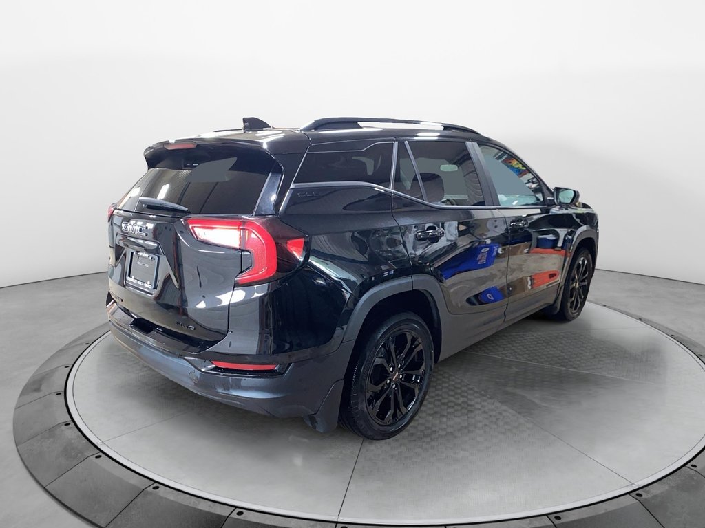 2022 GMC Terrain SLE in Chicoutimi, Quebec - 4 - w1024h768px