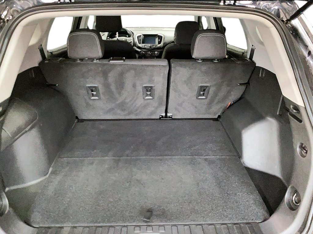 2022 GMC Terrain SLE in Chicoutimi, Quebec - 6 - w1024h768px