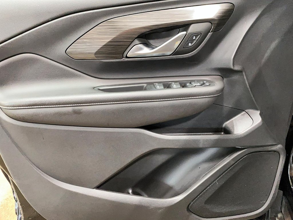 2022 GMC Terrain SLE in Chicoutimi, Quebec - 11 - w1024h768px