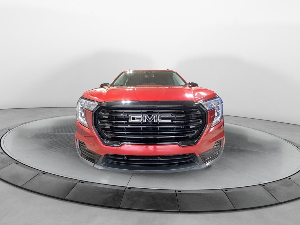 GMC Terrain  2023 à Jonquière, Québec - 2 - w1024h768px