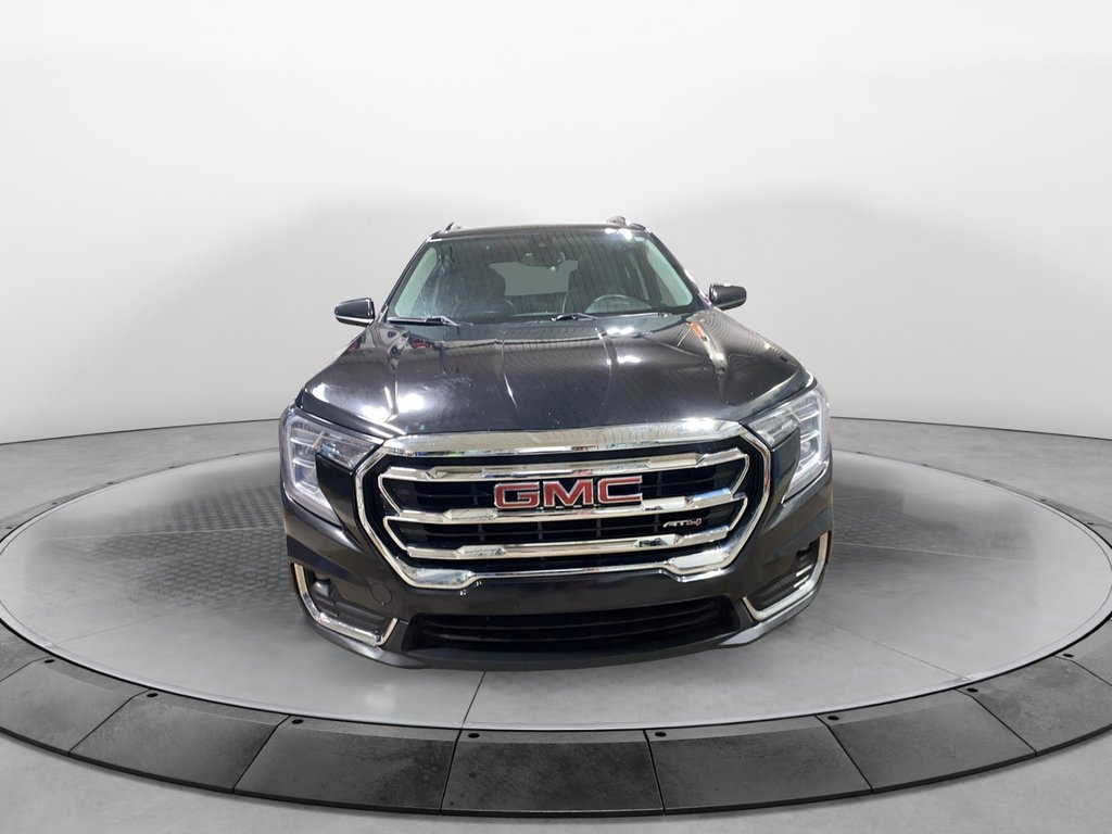 GMC Terrain AT4 2023 à Chicoutimi, Québec - 2 - w1024h768px