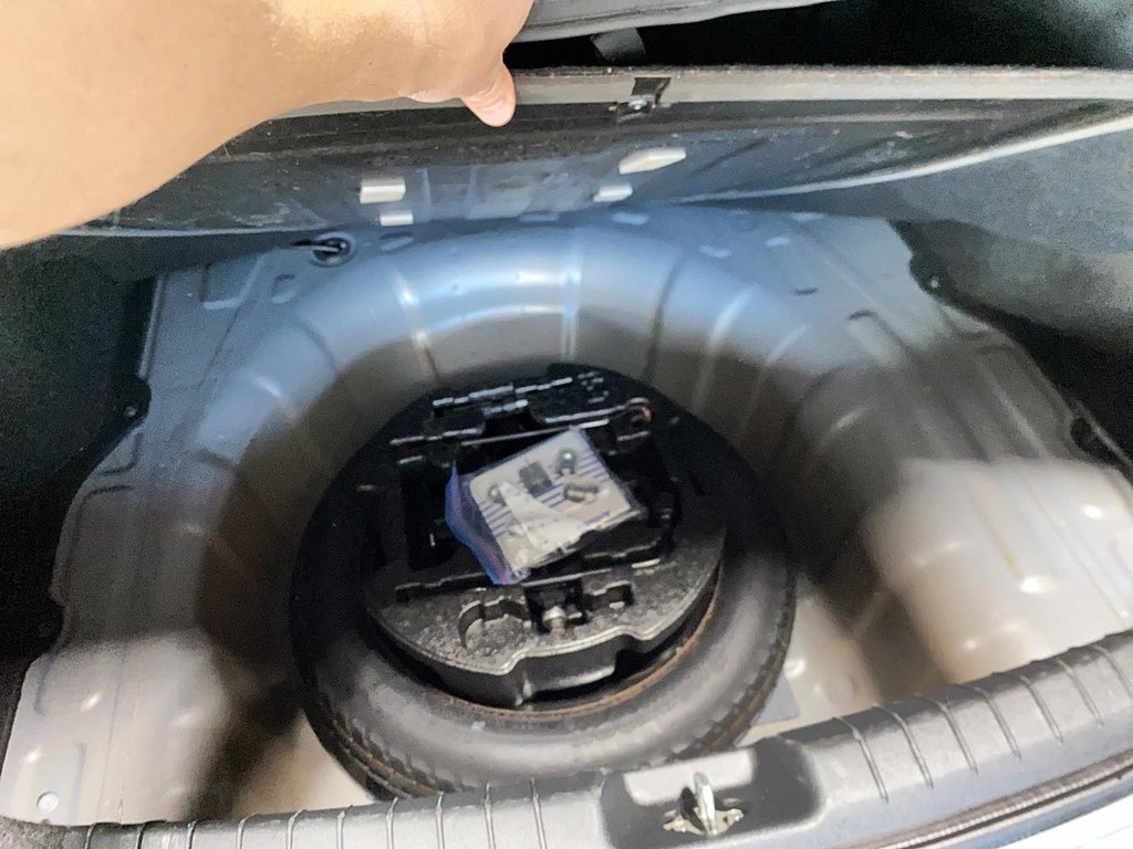 2017 Hyundai Elantra in Jonquière, Quebec - 6 - w1024h768px