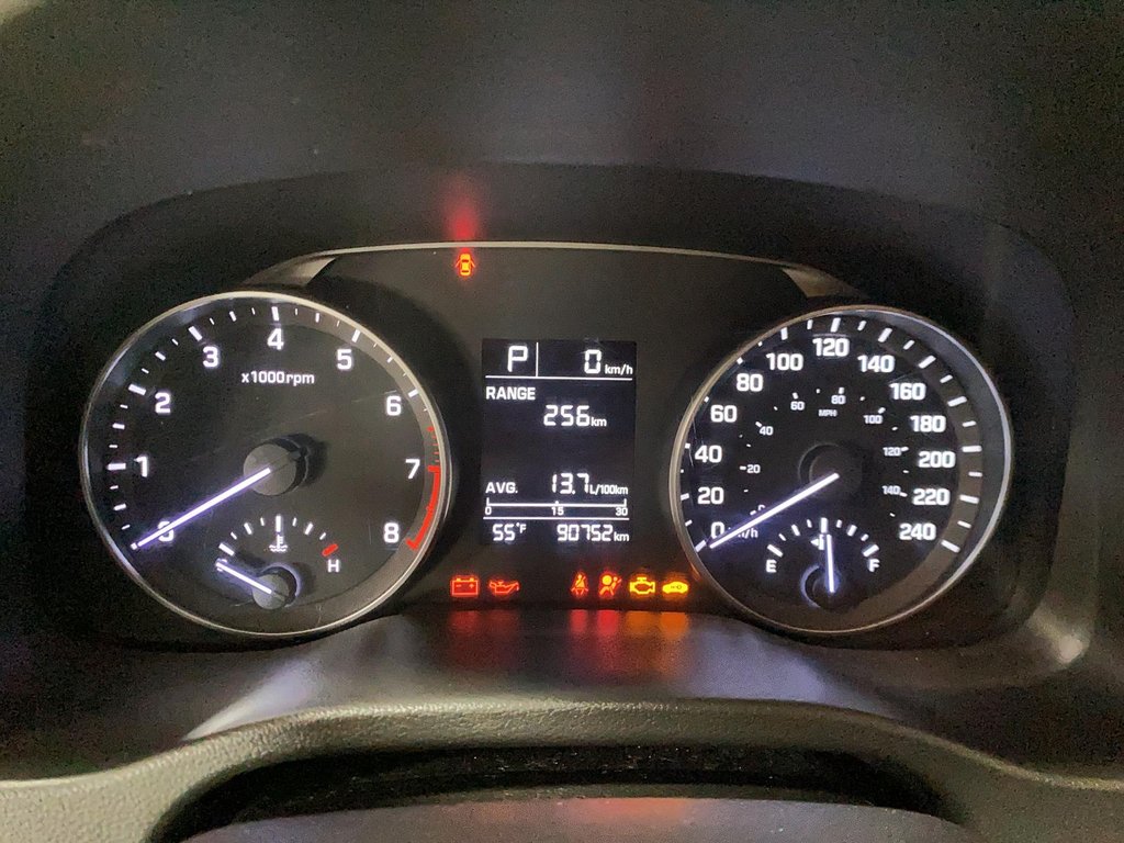 2017 Hyundai Elantra in Jonquière, Quebec - 15 - w1024h768px