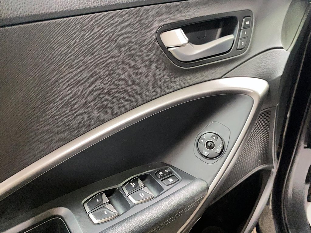 2017 Hyundai Santa Fe Sport in Sept-Îles, Quebec - 10 - w1024h768px