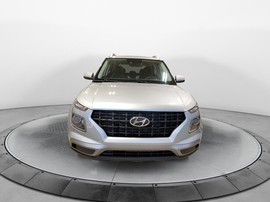 Hyundai Venue  2022 à Jonquière, Québec - 2 - w1024h768px