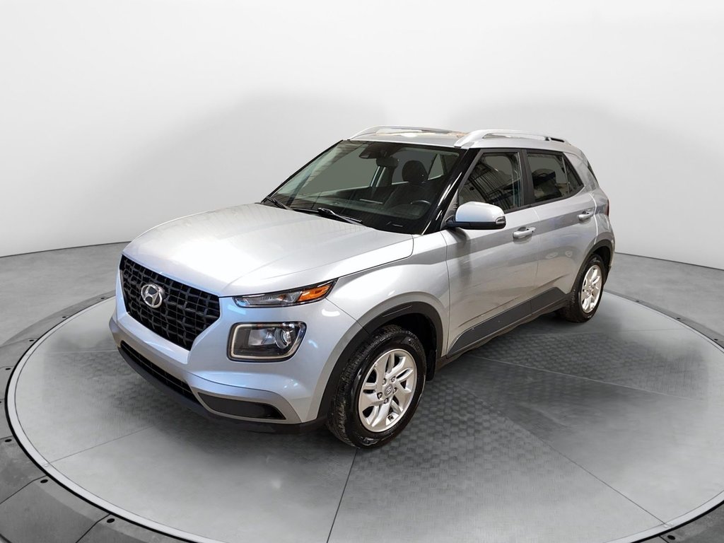 Hyundai Venue  2022 à Jonquière, Québec - 1 - w1024h768px