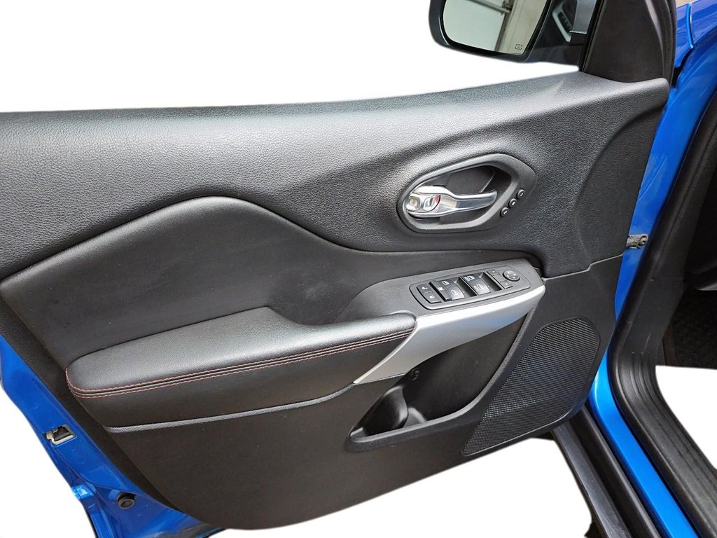 2018 Jeep Cherokee in Jonquière, Quebec - 11 - w1024h768px