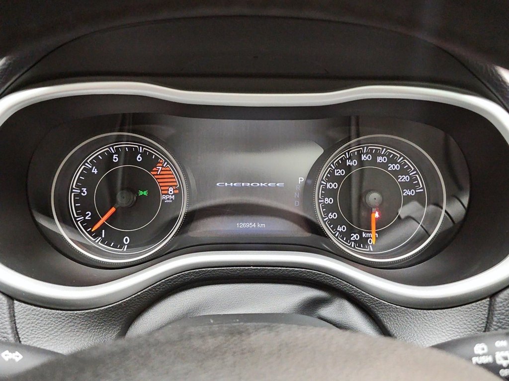 2018 Jeep Cherokee in Jonquière, Quebec - 15 - w1024h768px