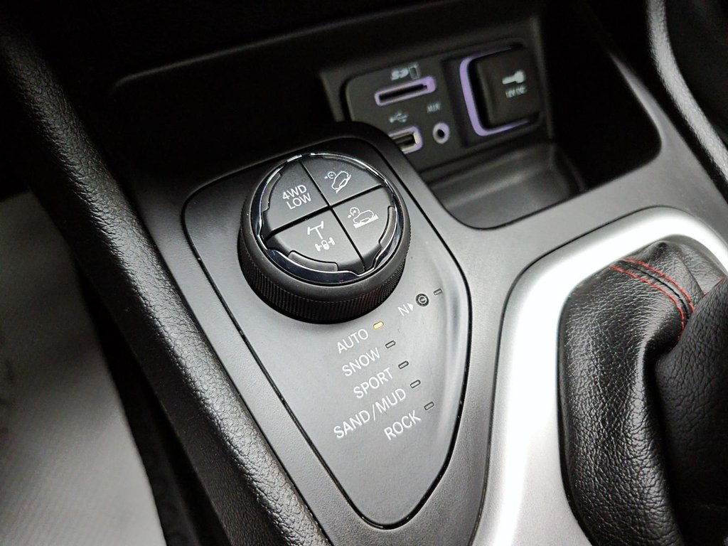 2018 Jeep Cherokee in Jonquière, Quebec - 17 - w1024h768px