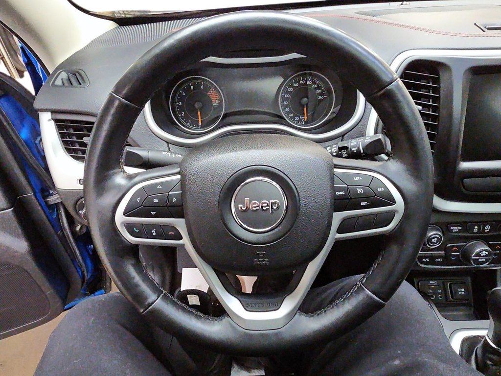 2018 Jeep Cherokee in Jonquière, Quebec - 13 - w1024h768px