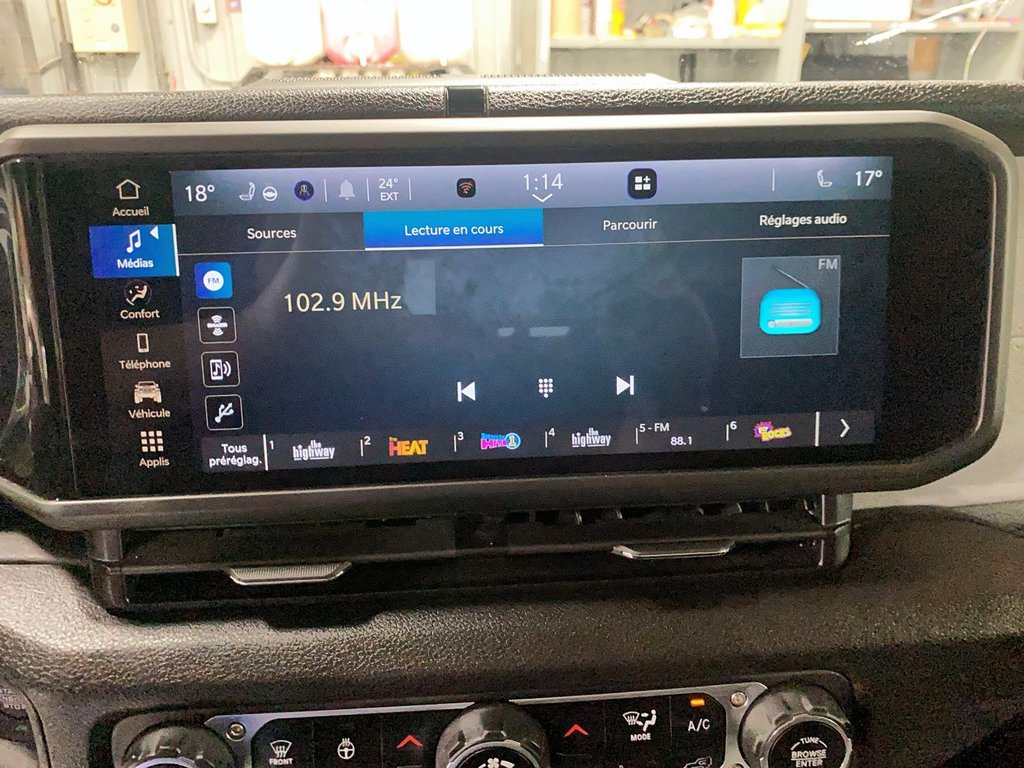 2025 Jeep Gladiator in Jonquière, Quebec - 15 - w1024h768px