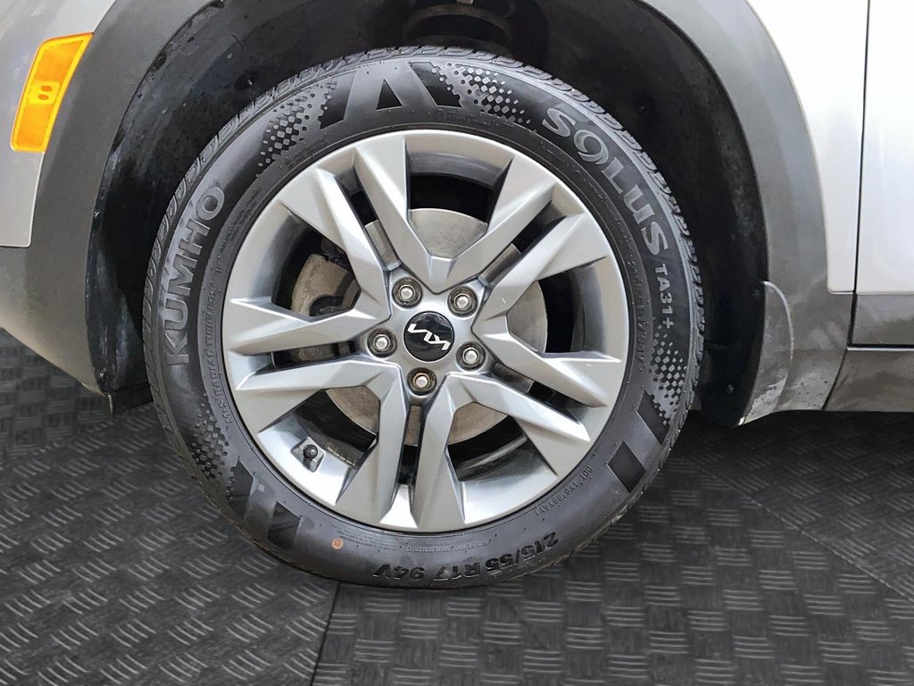 Kia Seltos EX 2023 à Jonquière, Québec - 6 - w1024h768px