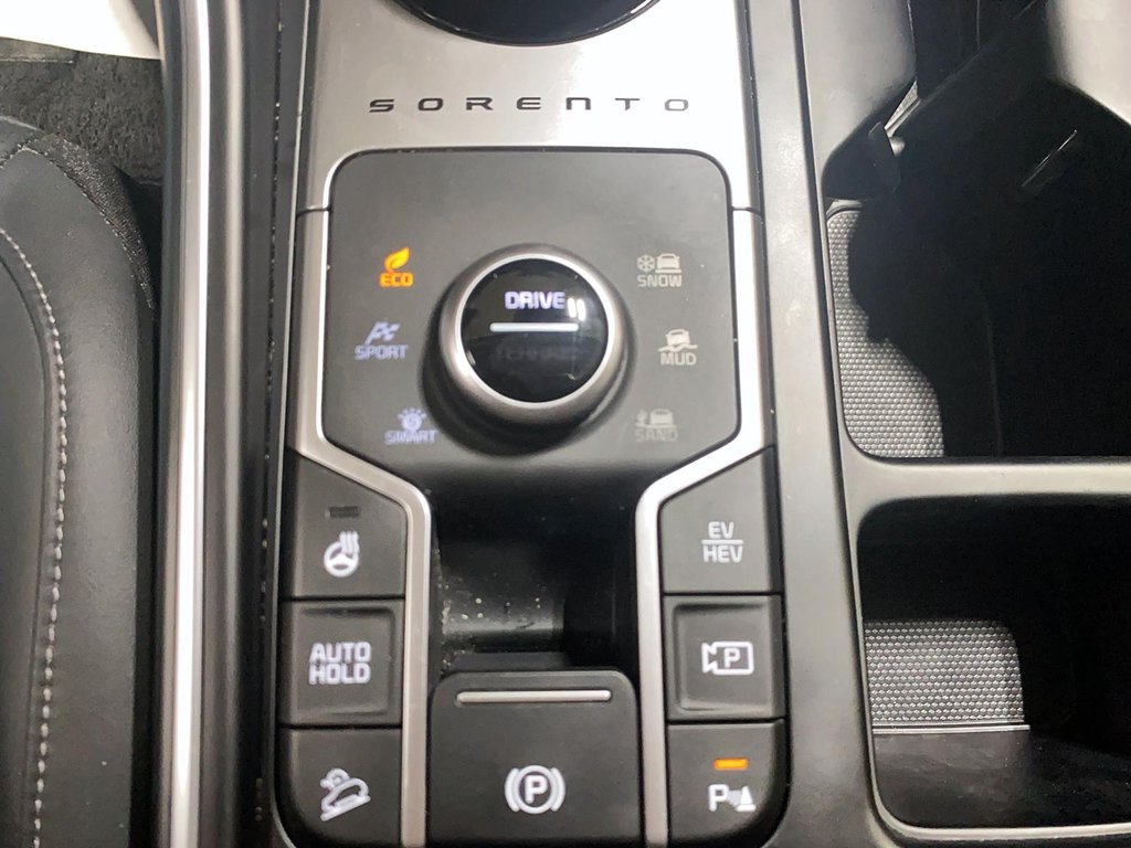 2023 Kia Sorento Plug-In Hybrid in Jonquière, Quebec - 15 - w1024h768px