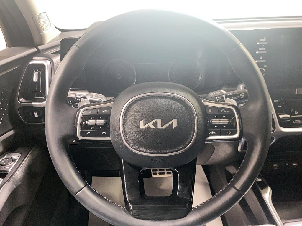 2023 Kia Sorento Plug-In Hybrid in Jonquière, Quebec - 11 - w1024h768px