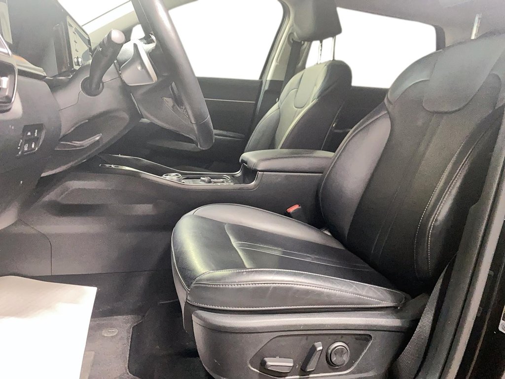 2023 Kia Sorento Plug-In Hybrid in Jonquière, Quebec - 8 - w1024h768px