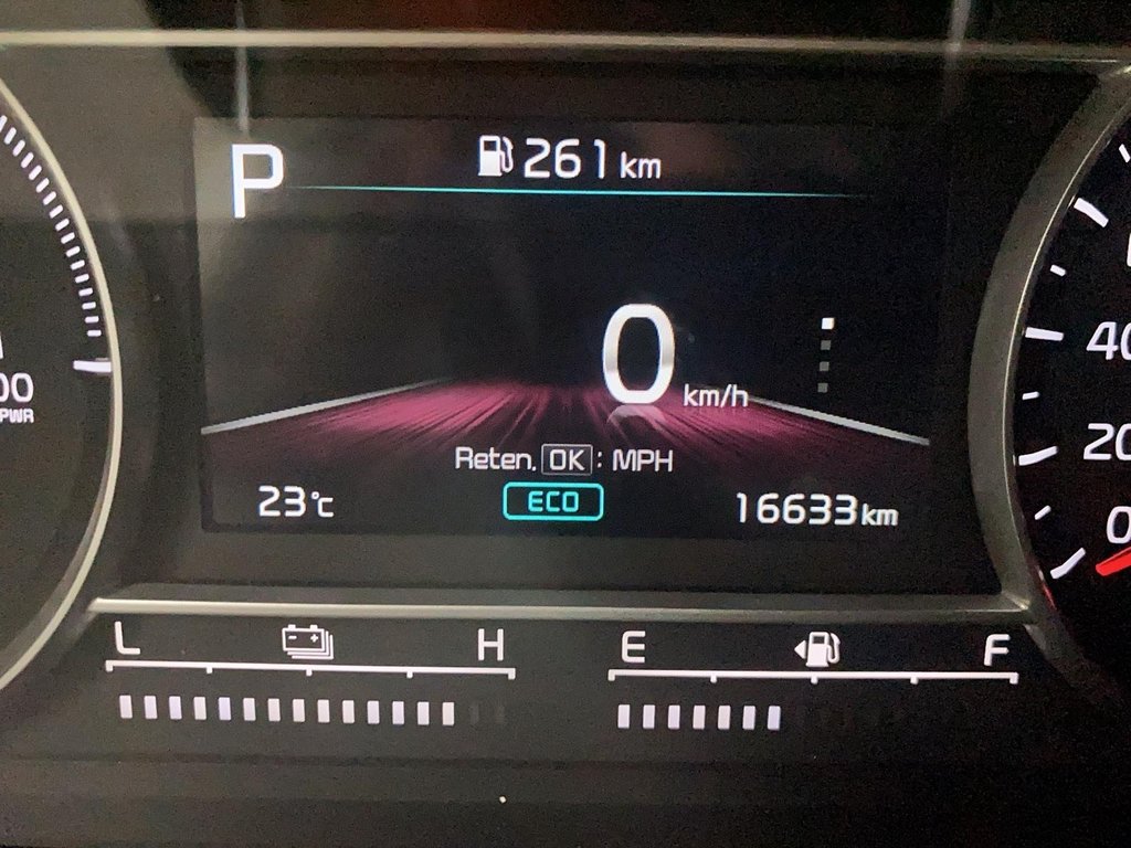 2023 Kia Sorento Plug-In Hybrid in Jonquière, Quebec - 12 - w1024h768px