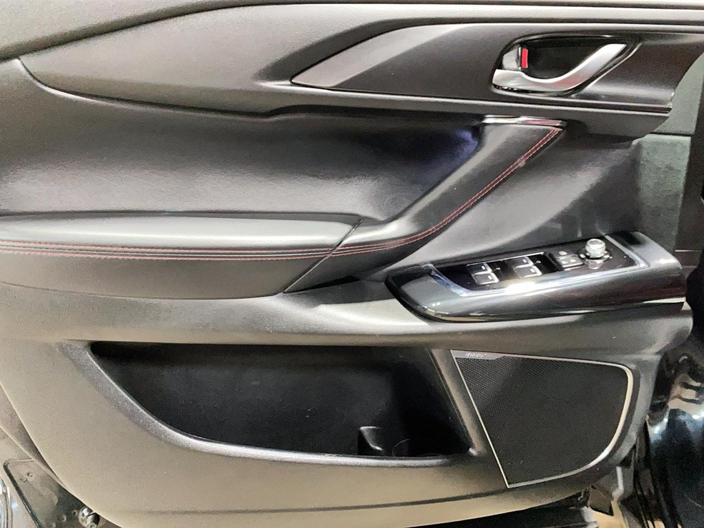 Mazda CX-9 kuro 2023 à Jonquière, Québec - 8 - w1024h768px